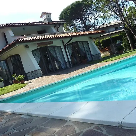 לינה וארוחת בוקר Rilke 4*